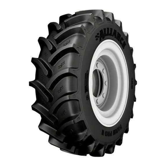Alliance FarmPRO II radialdekk for traktor med multi-vinkel mønster for optimalt grep og selvrensing.