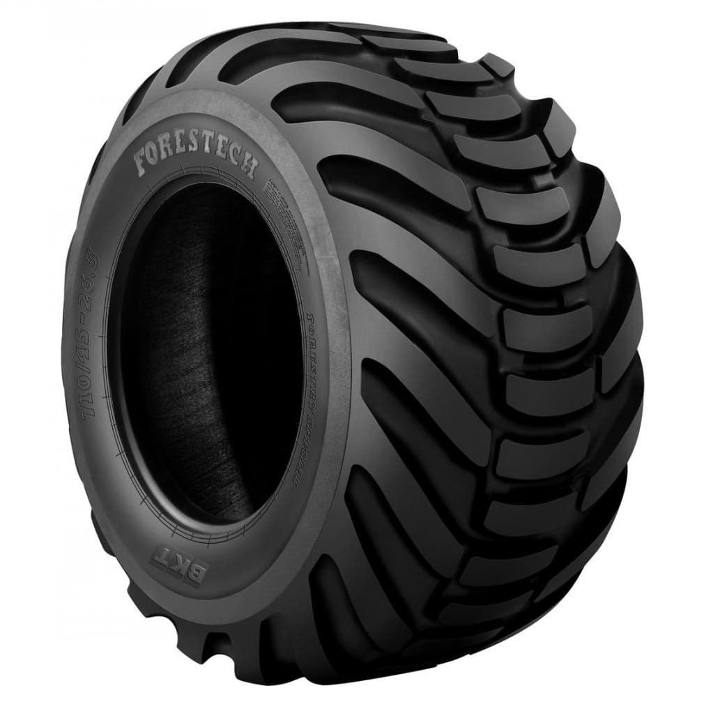 BKT Forestech skogsdekk med stålbelte for forwarder i krevende skogsterreng.
