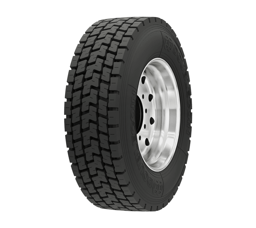 Double Coin RLB450 trekkdekk for lastebil i 295/70R22.5, viser det åpne skulderdesignet som sikrer grep og jevn slitasje.