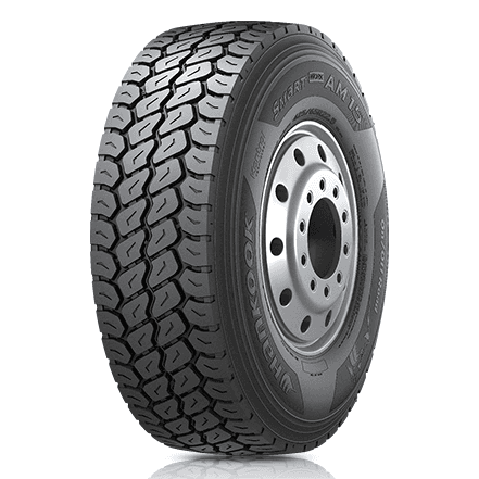 Hankook SmartWork AM15 lastebildekk for alle akselposisjoner, viser det brede mønsteret med steinutkastere designet for både vei og terreng.