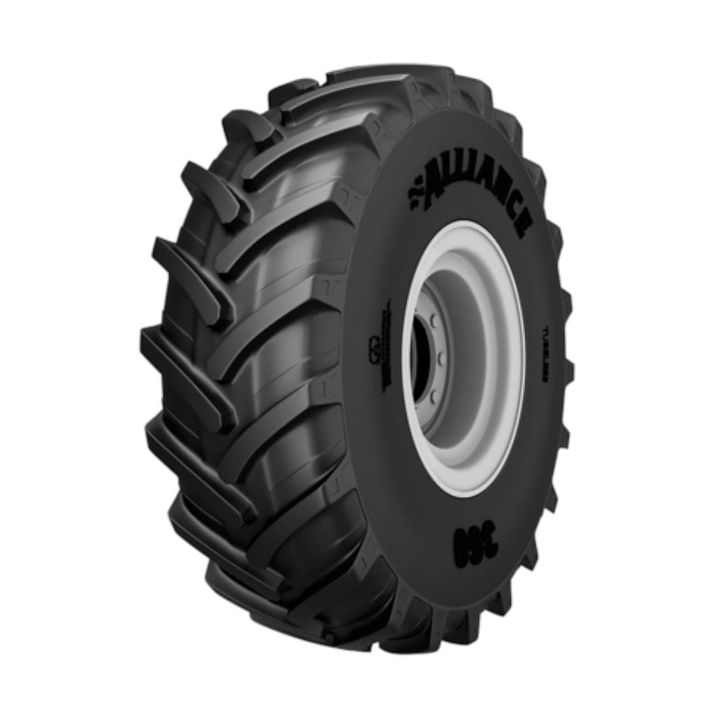 Alliance 360 premium radial landbruksdekk med kraftige, vinklede traktorknaster for optimal kraftoverføring.