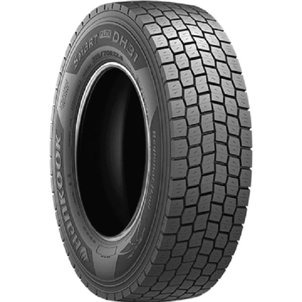Hankook SmartFlex DH31 trekkdekk for lastebil, viser det avanserte mønsteret med 6-kantede blokker og 3D-seiper som sikrer maksimal trekkraft.