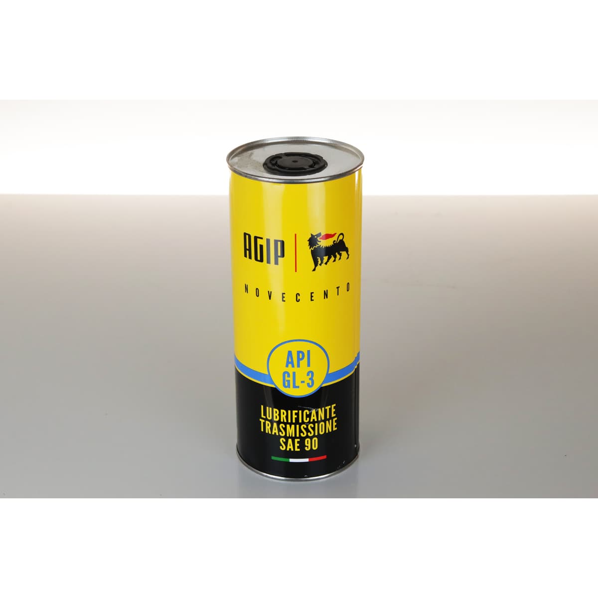 1-liters flaske med Agip Novecento Transmission 90, klassisk girolje for veteranbiler og historiske kjøretøy.