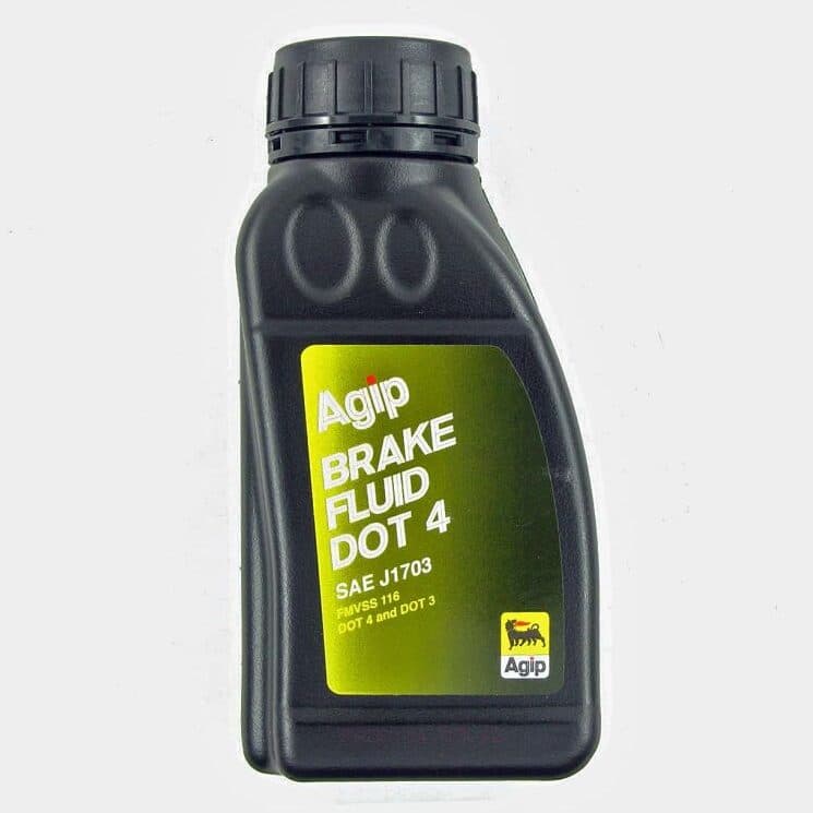 0,5-liters flaske med Eni Brake Fluid DOT 4, syntetisk bremsevæske for hydrauliske bremsesystemer.