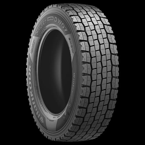 Hankook SmartControl DW07 premium nordisk vinterdekk for drivaksel på lastebil med aggressivt blokkmønster og tette 3D-vinterseipinger.