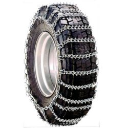 Broddkjetting 8mm med tett mønster og rundpigg montert på lastebilhjul, designet for profesjonell bruk og maksimal trekkraft.