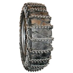 6mm piggkjetting for gaffeltruck med tett mønster, montert på dekk for sikkert grep på is og snø ved utendørs lagerdrift.